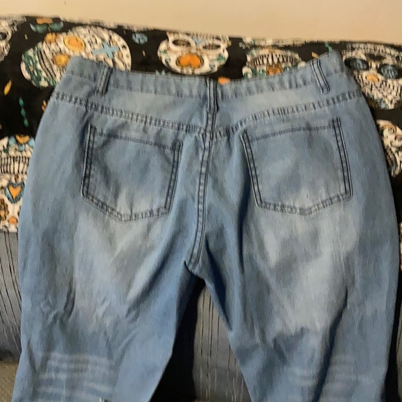 Jeans - Picture 2 of 3